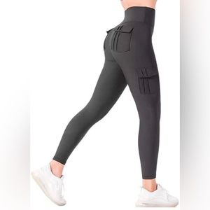 NEW cargo leggings / yoga pants with pockets